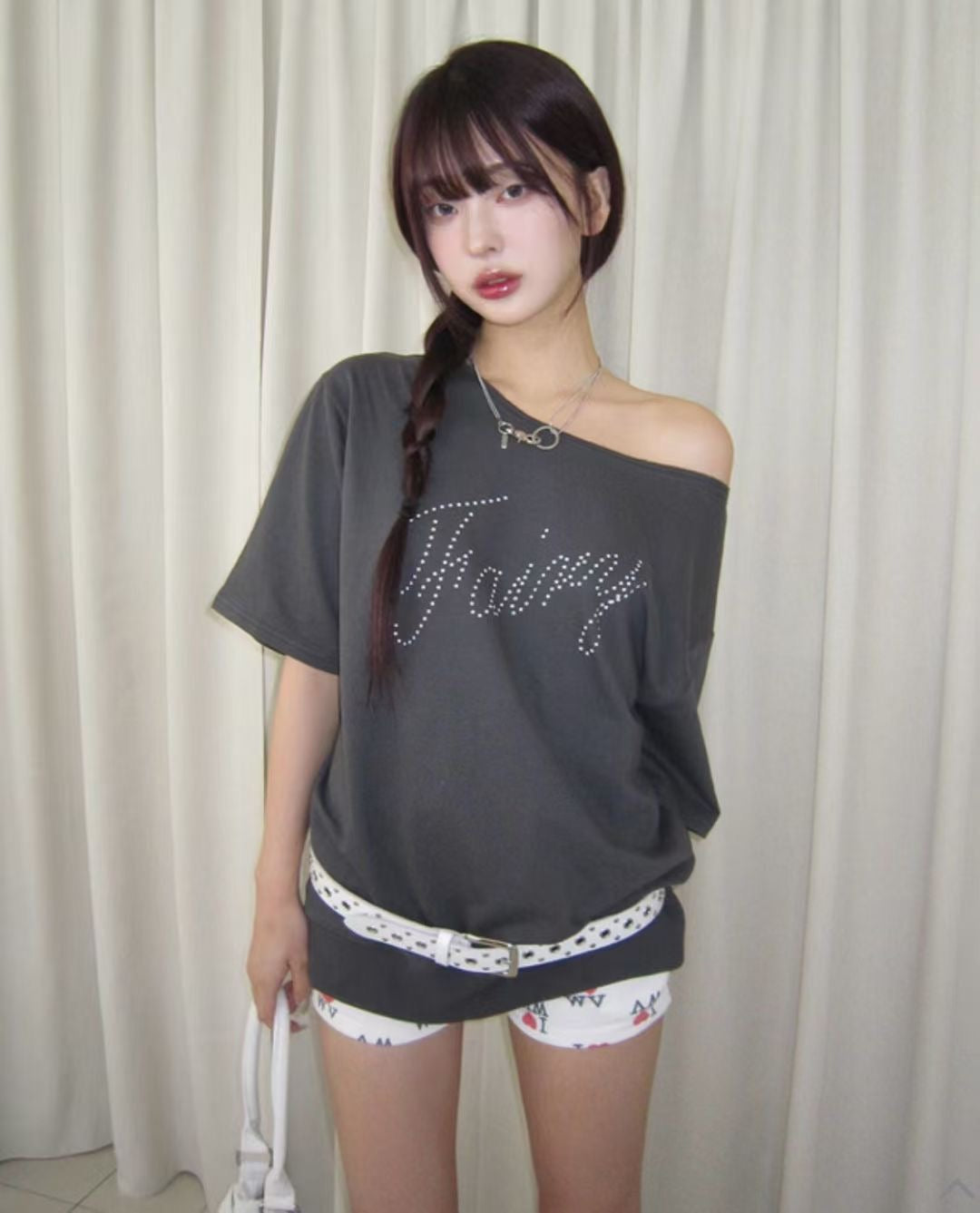 斜肩露膊字母上衣 Lettering Design Off-Shoulder Top