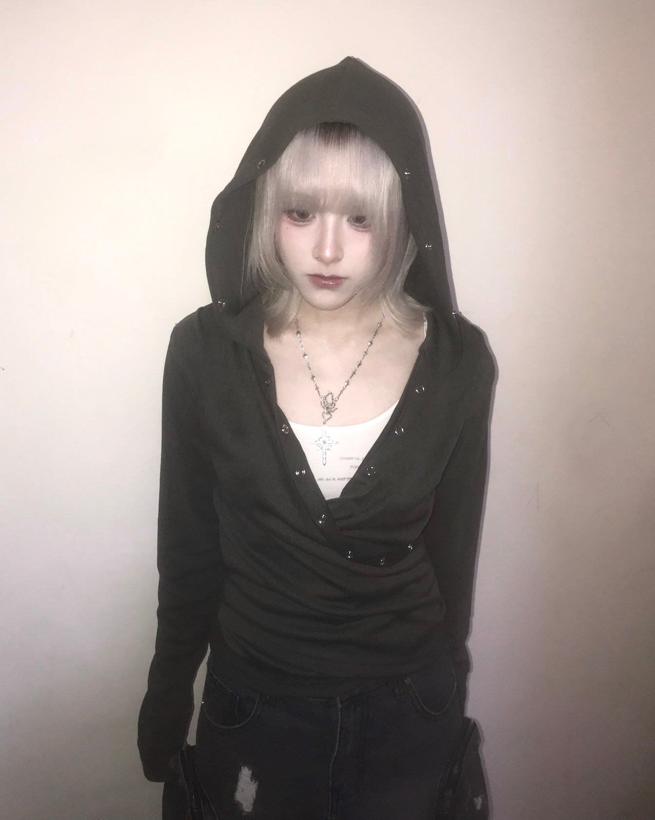 交叉V領釘釦連帽上衣 Crossover V-neck Buttoned Hooded Top