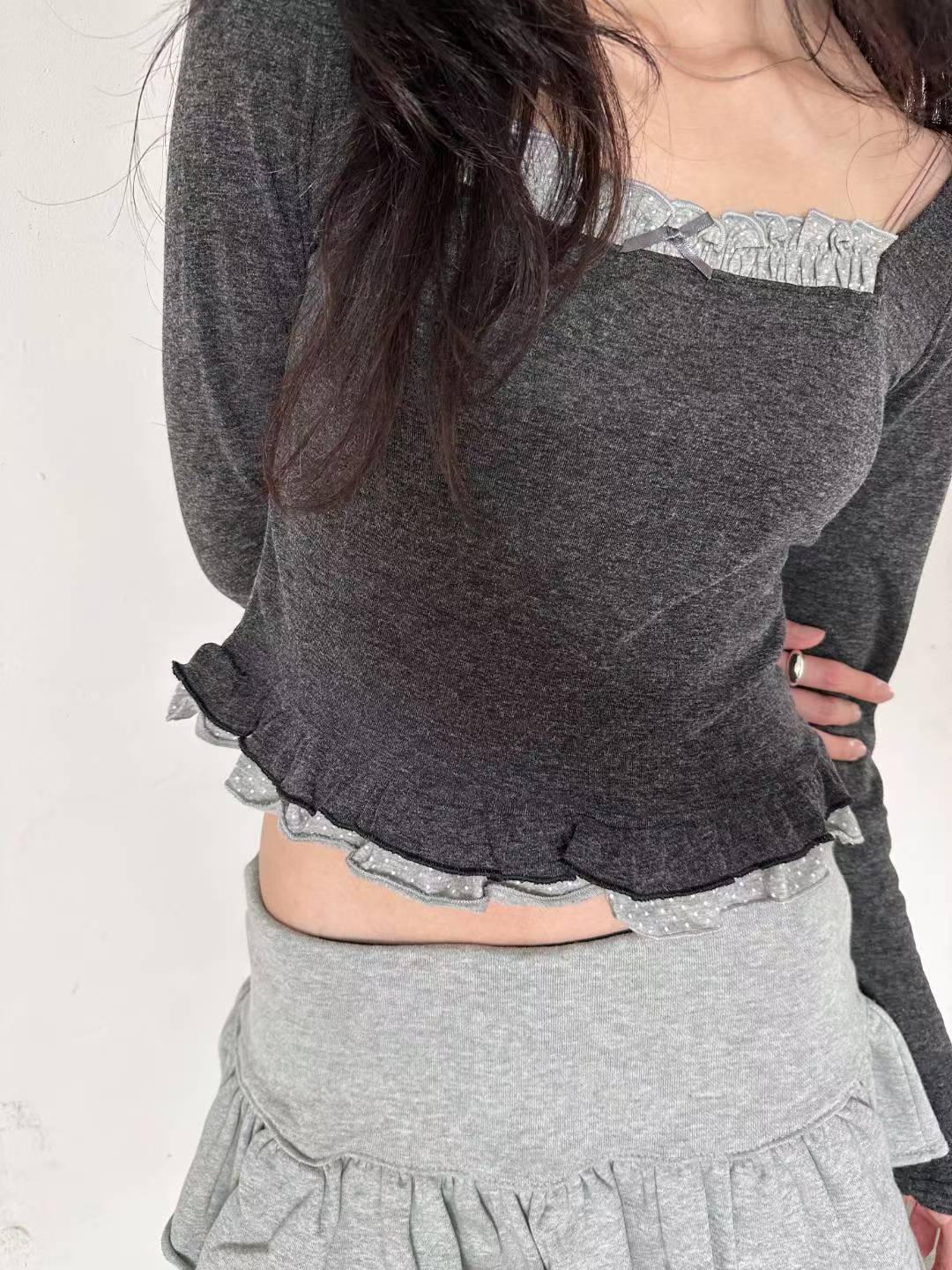 假兩件方領長袖上衣 Square Neck Fake Two-Piece Long-Sleeved Top