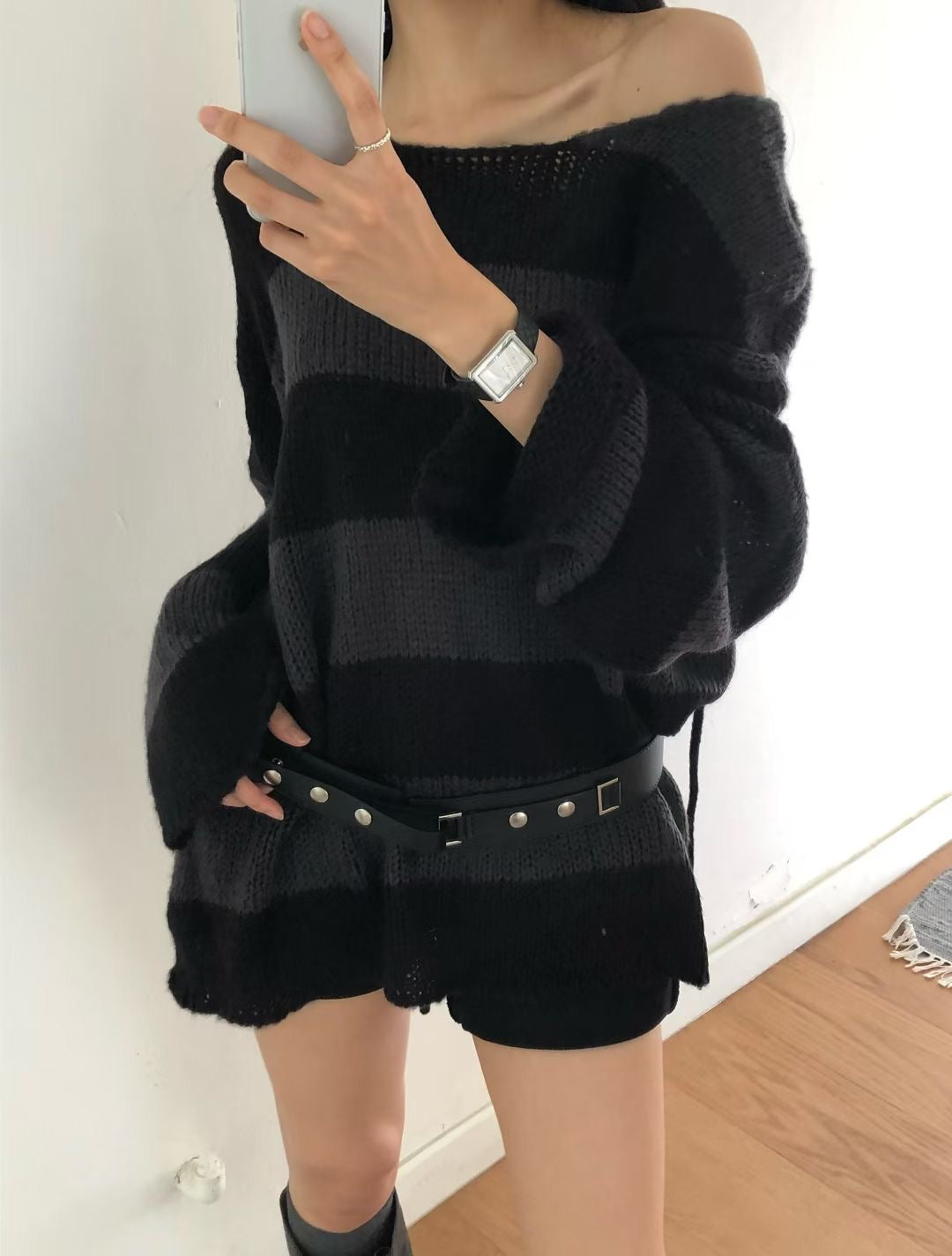 間條露肩毛衣 Striped Off-Shoulder Sweater