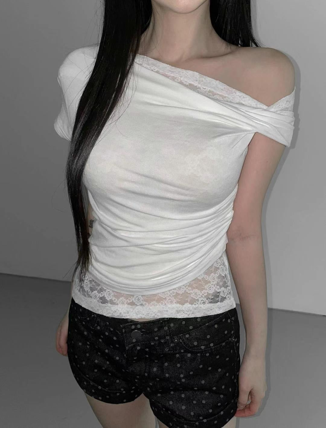 蕾絲皺摺短袖 Lace Pleated Short Sleeves