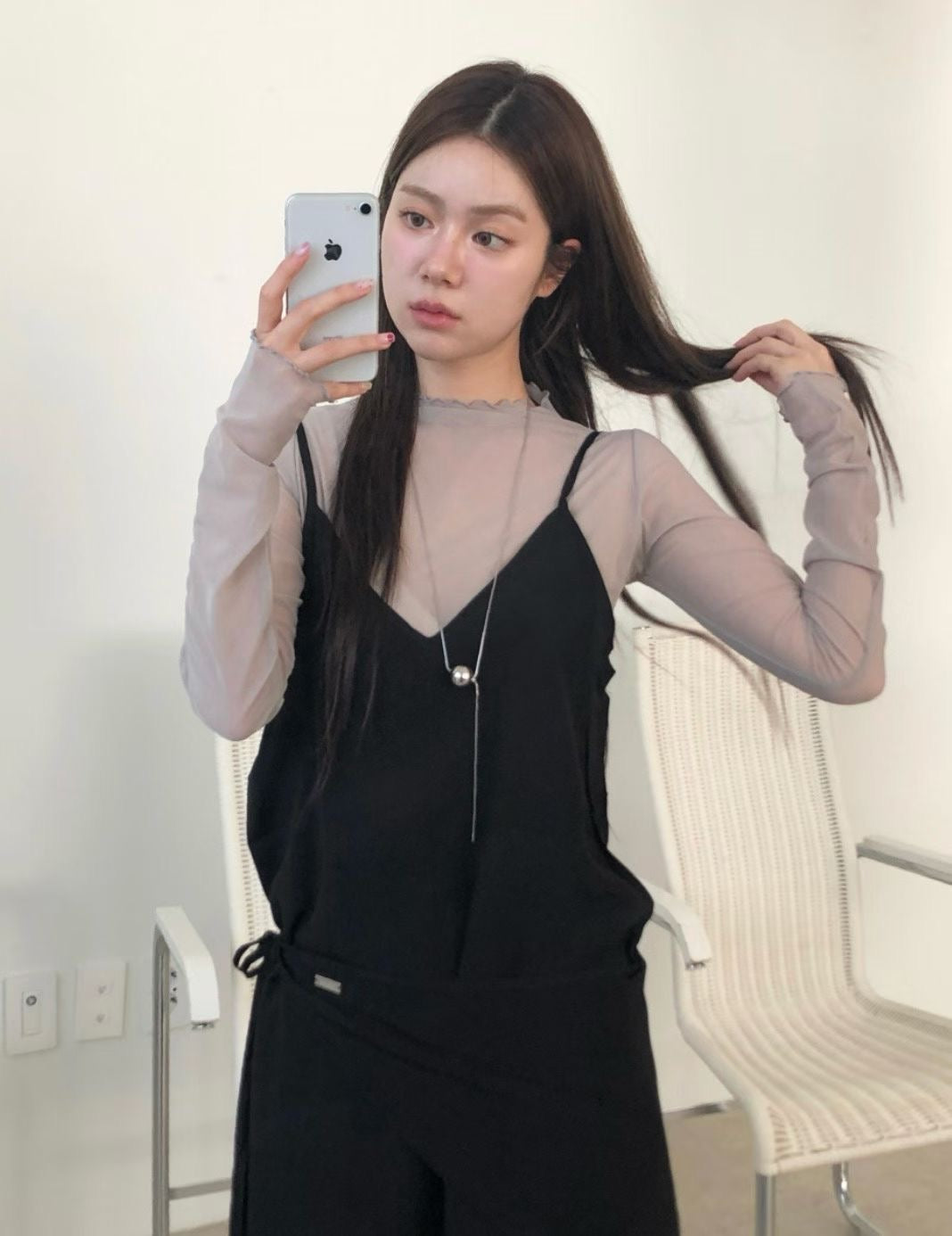 透膚木耳邊打底衫 Ruffled Trim Sheer Top