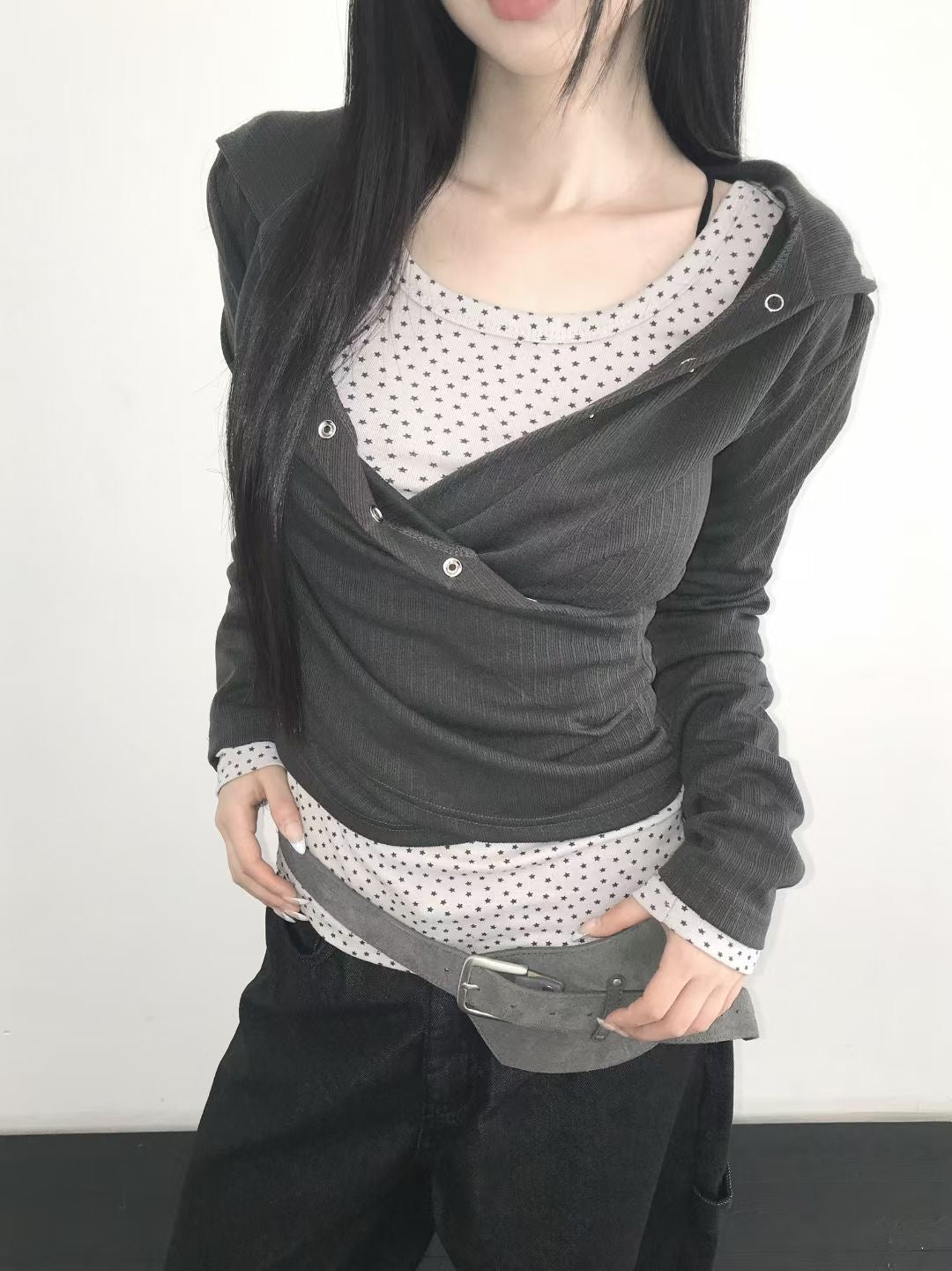 交叉V領釘釦連帽上衣 Crossover V-neck Buttoned Hooded Top