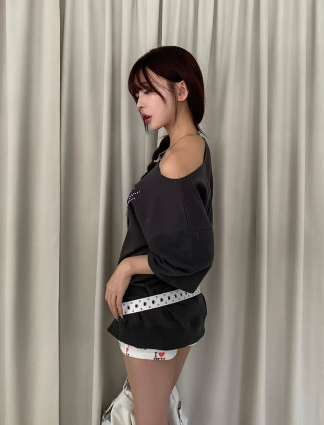 斜肩露膊字母上衣 Lettering Design Off-Shoulder Top