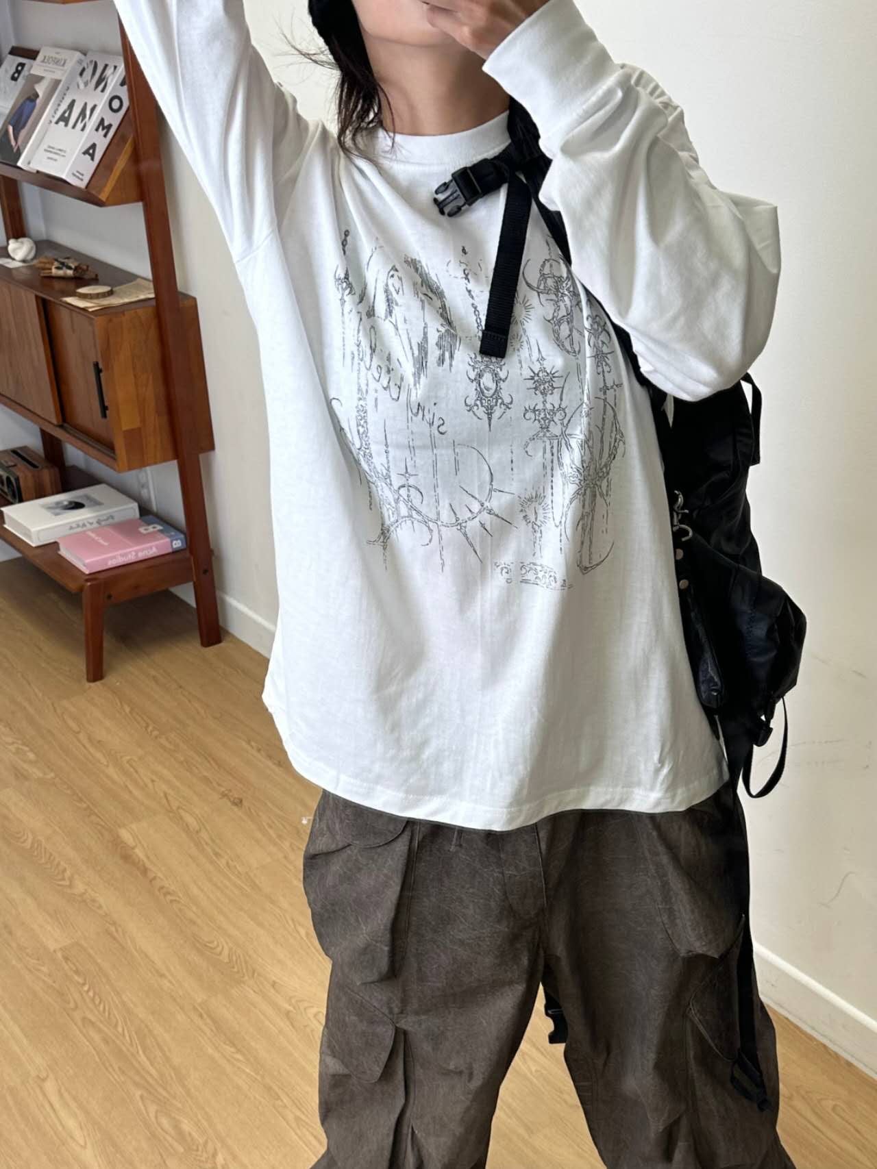 【Unisex】手繪圖騰印花長袖