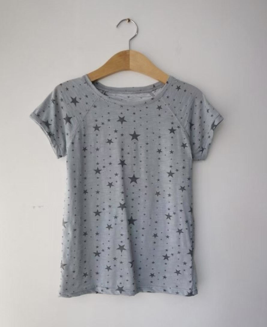 星星圖案短袖T-shirt Star-Patterned Short Sleeve T-shirt