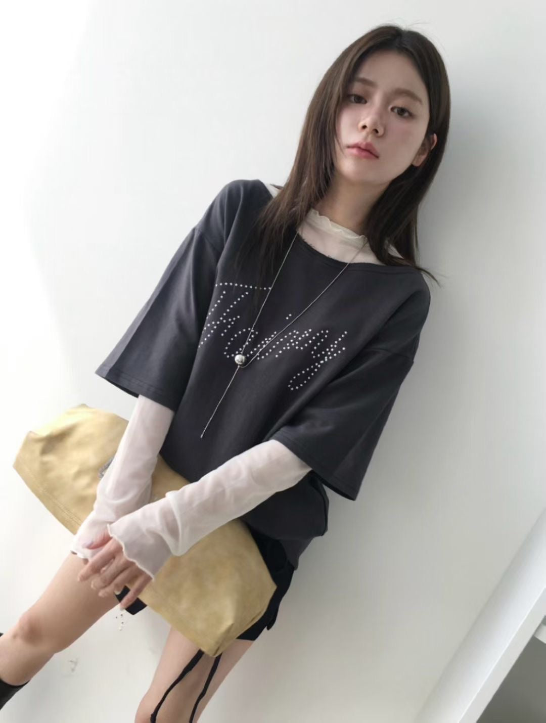 透膚木耳邊打底衫 Ruffled Trim Sheer Top