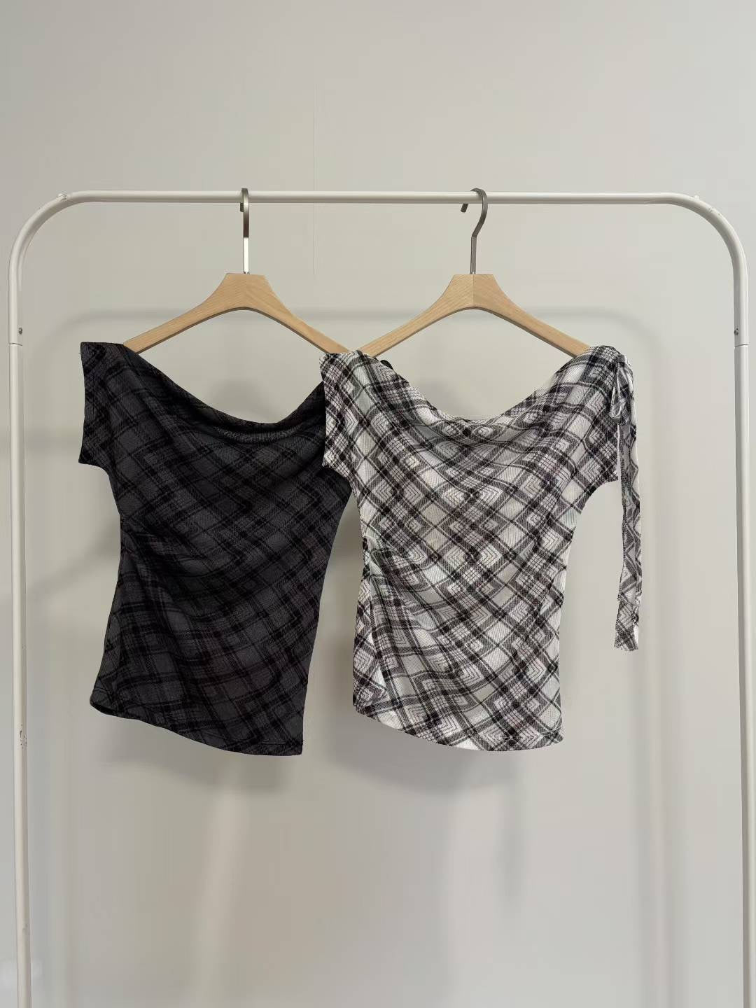 格紋綁帶露肩上衣 Check Tie Off Shoulder Top