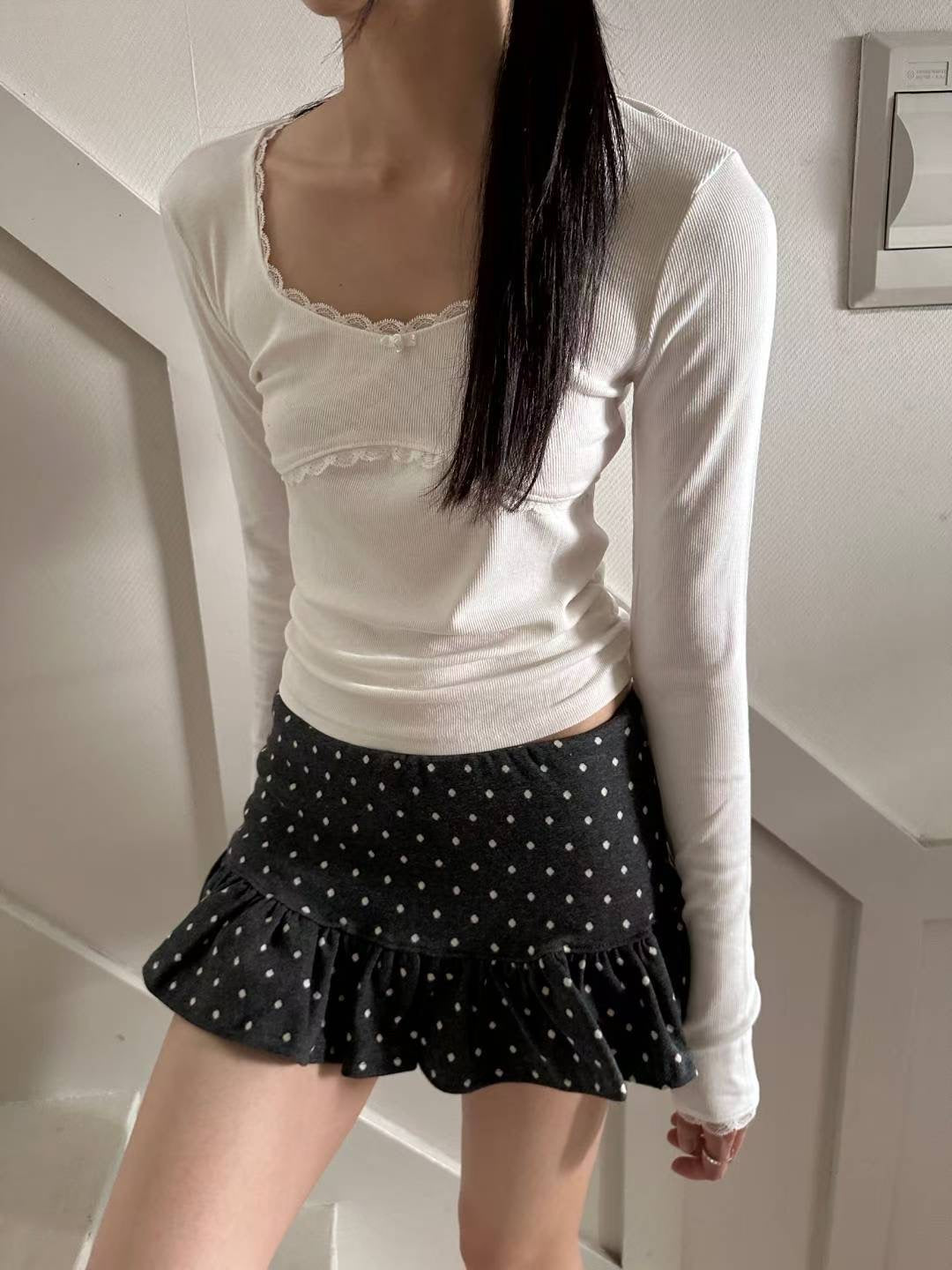 波點木耳邊短裙 Polka Dot Ruffled Hem Dress