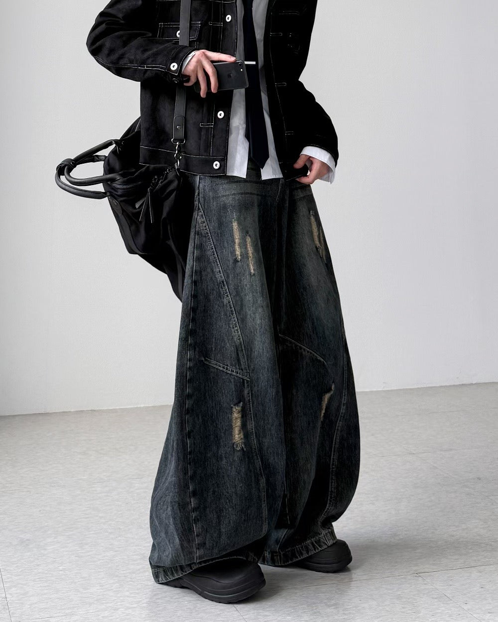 【Unisex】深色水洗彎刀牛仔褲 Dark Washed High-rise Barrel-leg Jeans