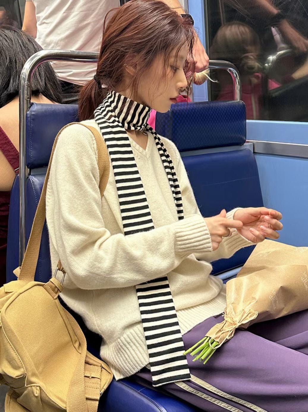 條紋細頸巾 Striped scarf
