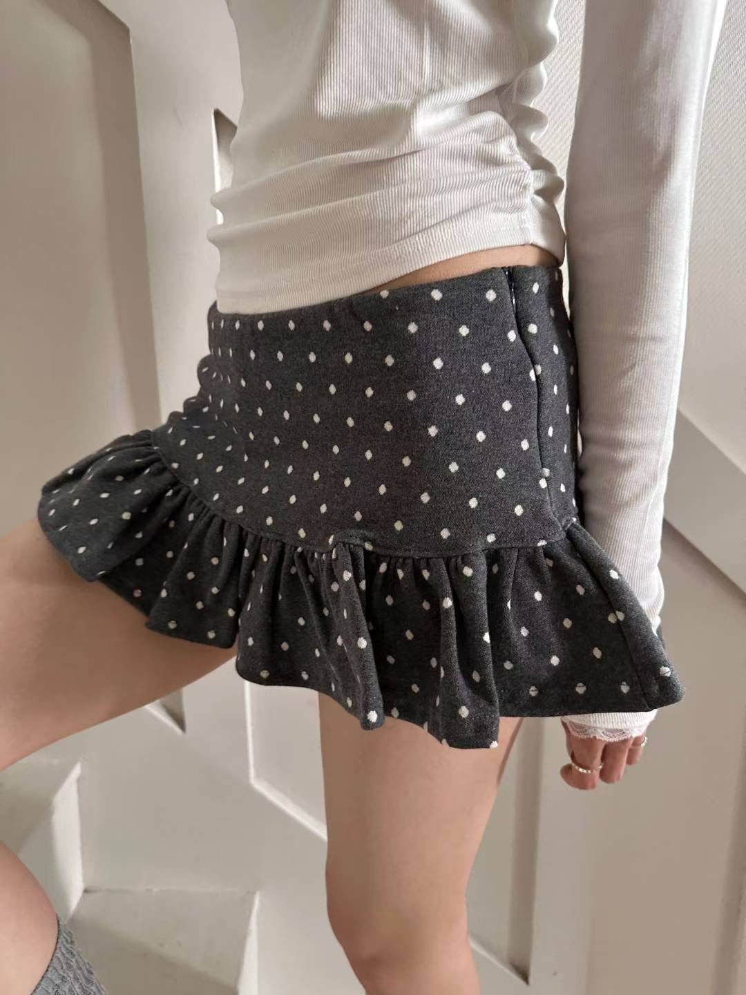 波點木耳邊短裙 Polka Dot Ruffled Hem Dress