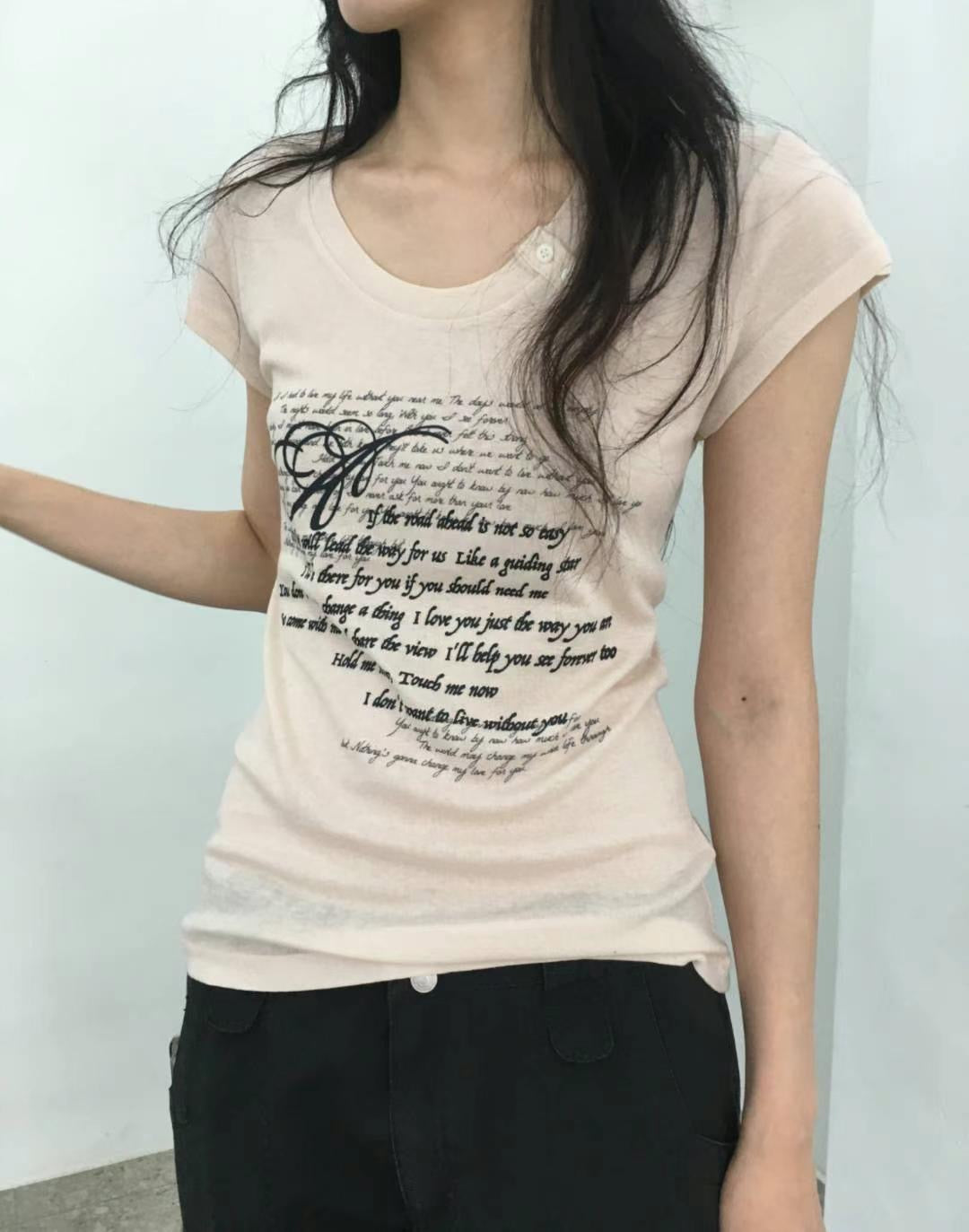 字母印花鈕扣上衣 Letter Print Button Top