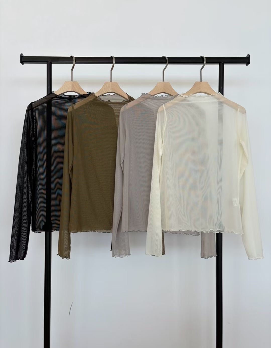 透膚木耳邊打底衫 Ruffled Trim Sheer Top