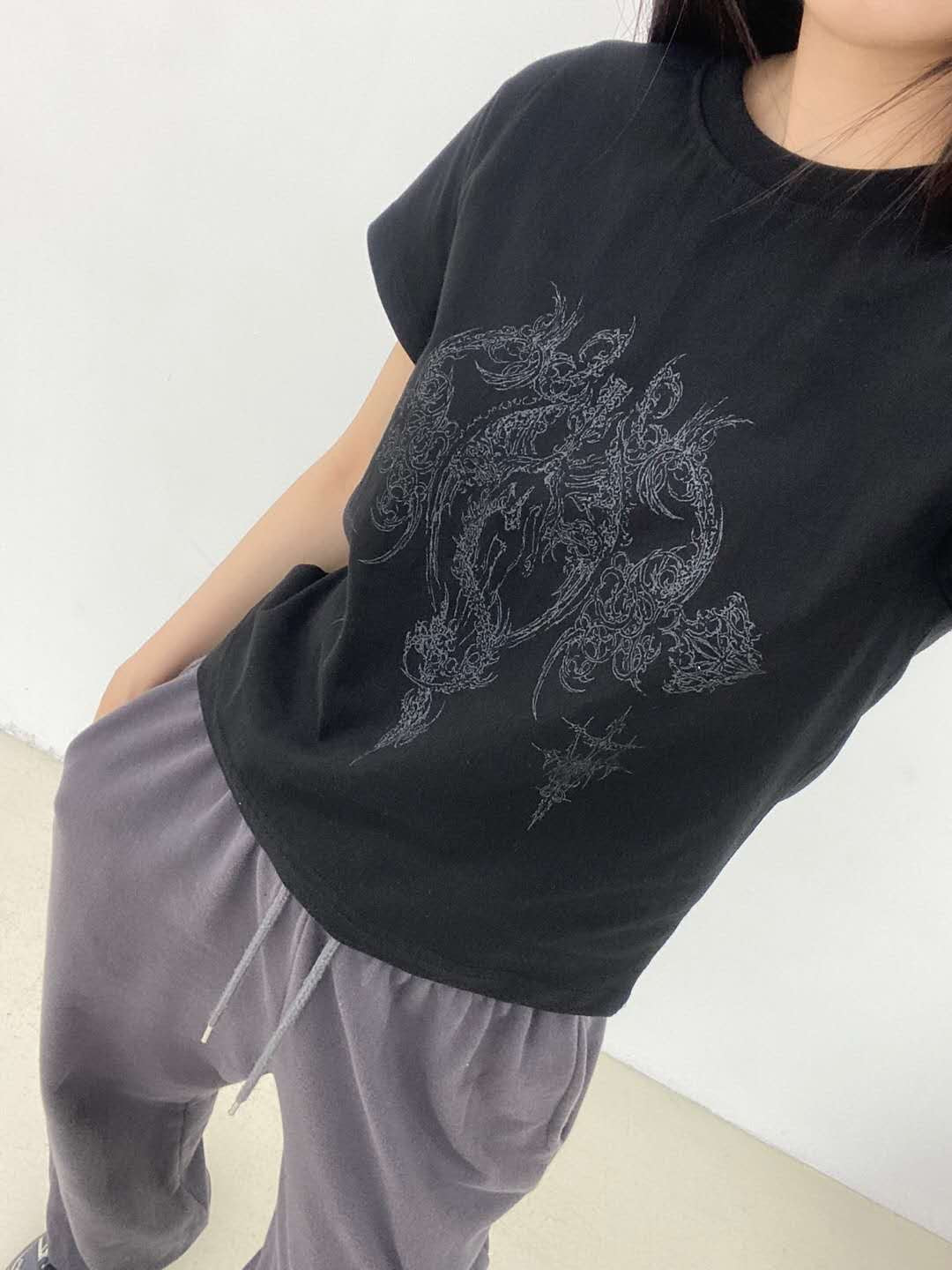 愛心圖騰印花短袖上衣 Heart Totem Print Short Sleeve Top