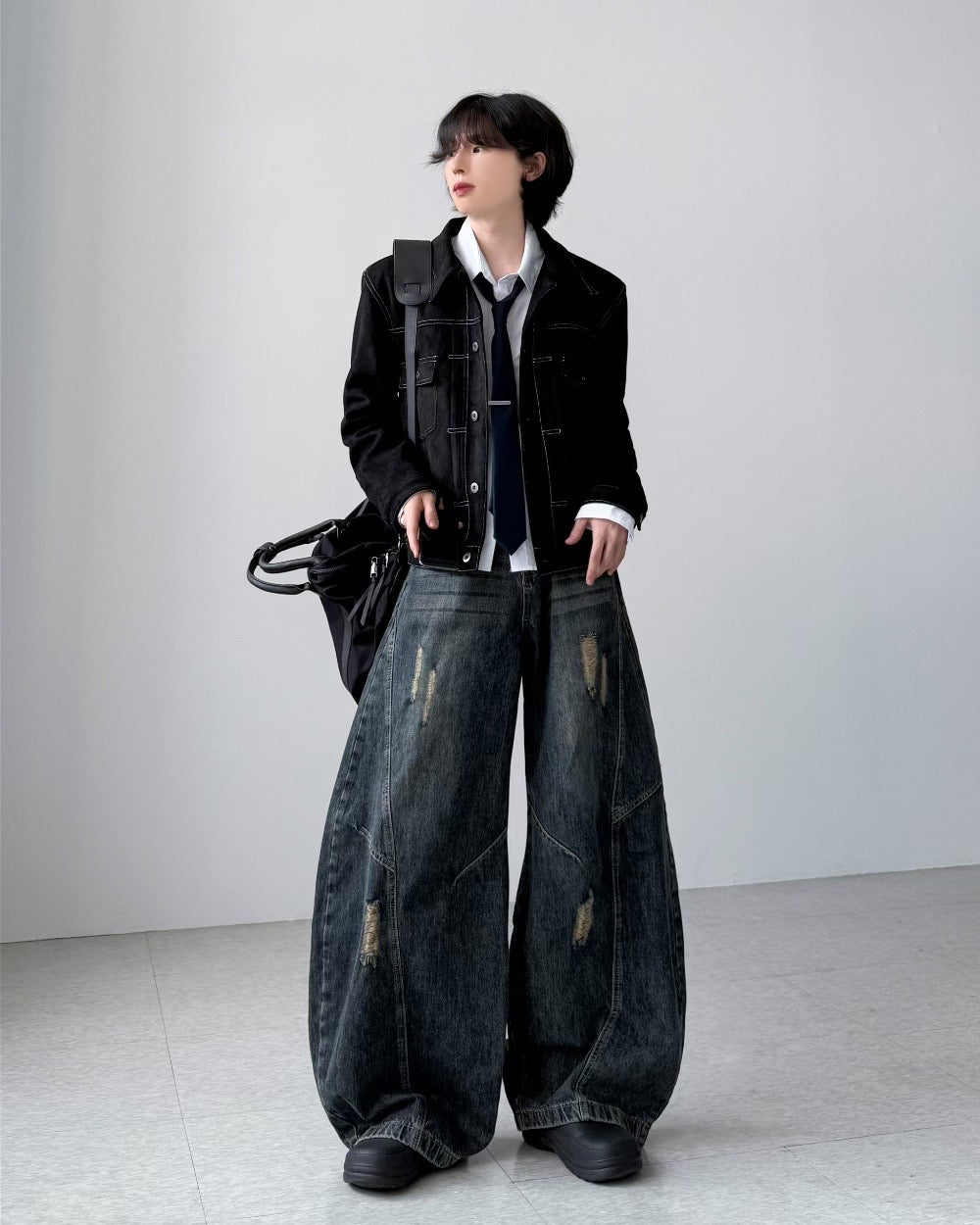 【Unisex】深色水洗彎刀牛仔褲 Dark Washed High-rise Barrel-leg Jeans
