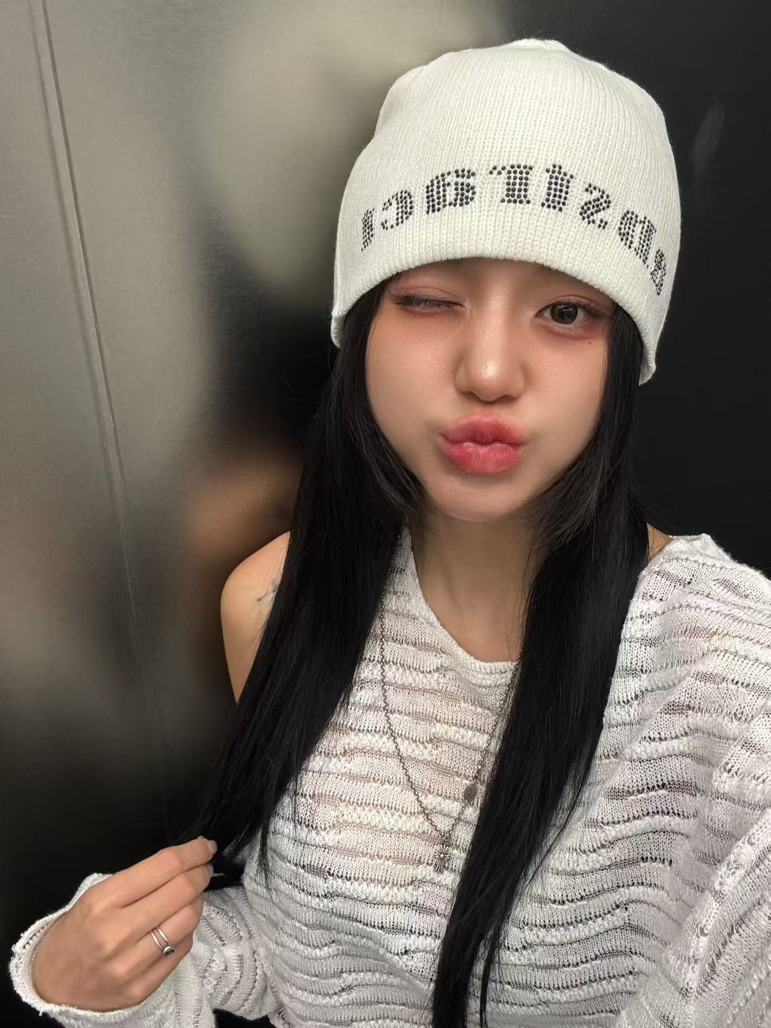 字母印花冷帽 Letter Print Beanie