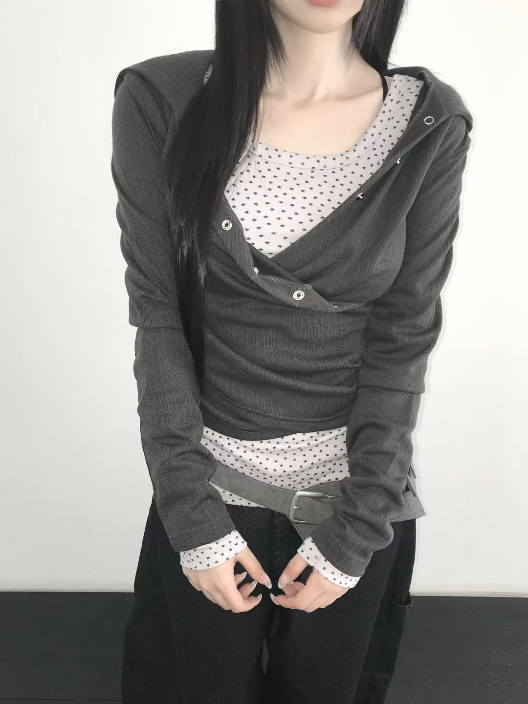 交叉V領釘釦連帽上衣 Crossover V-neck Buttoned Hooded Top