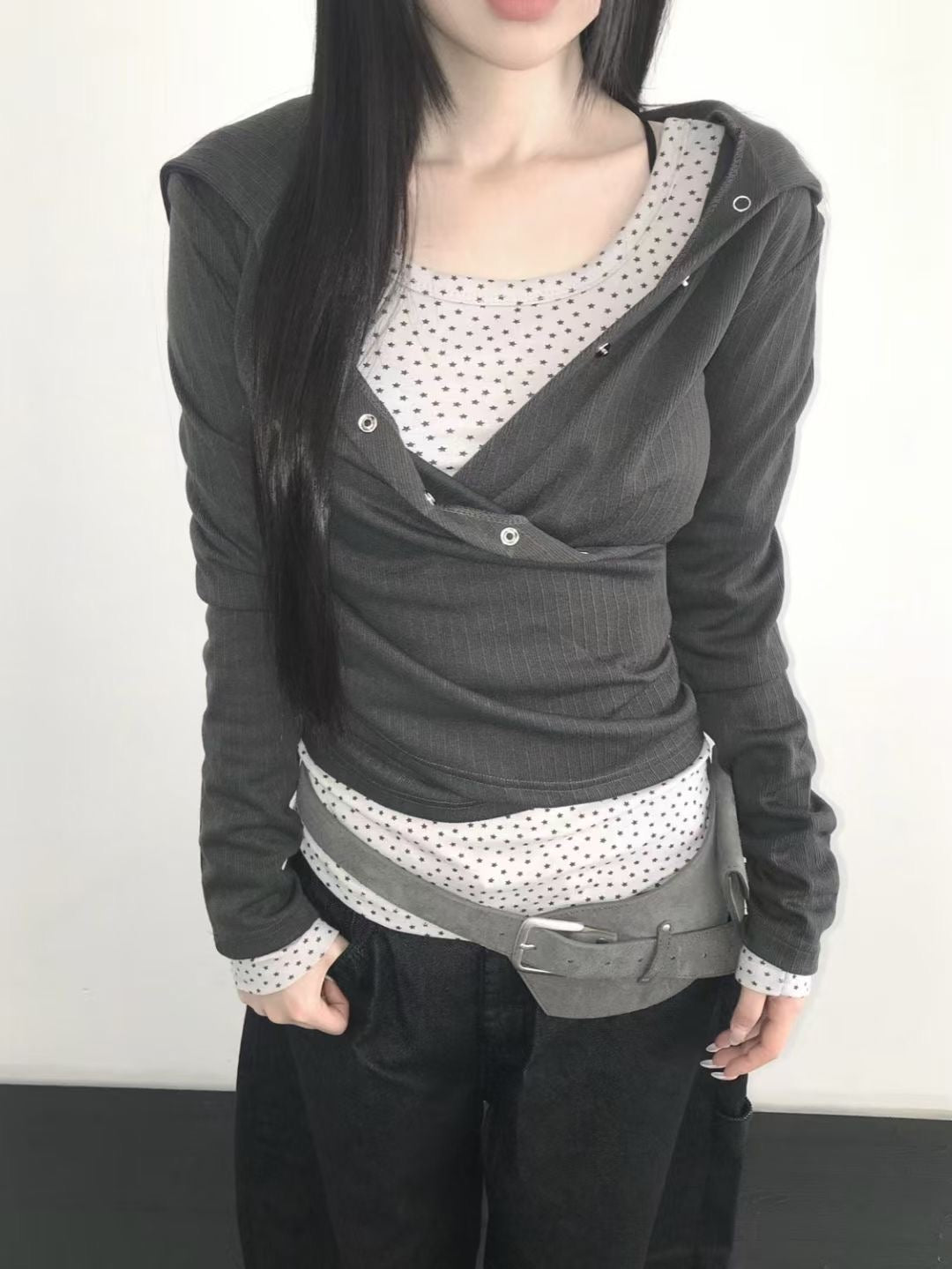 交叉V領釘釦連帽上衣 Crossover V-neck Buttoned Hooded Top