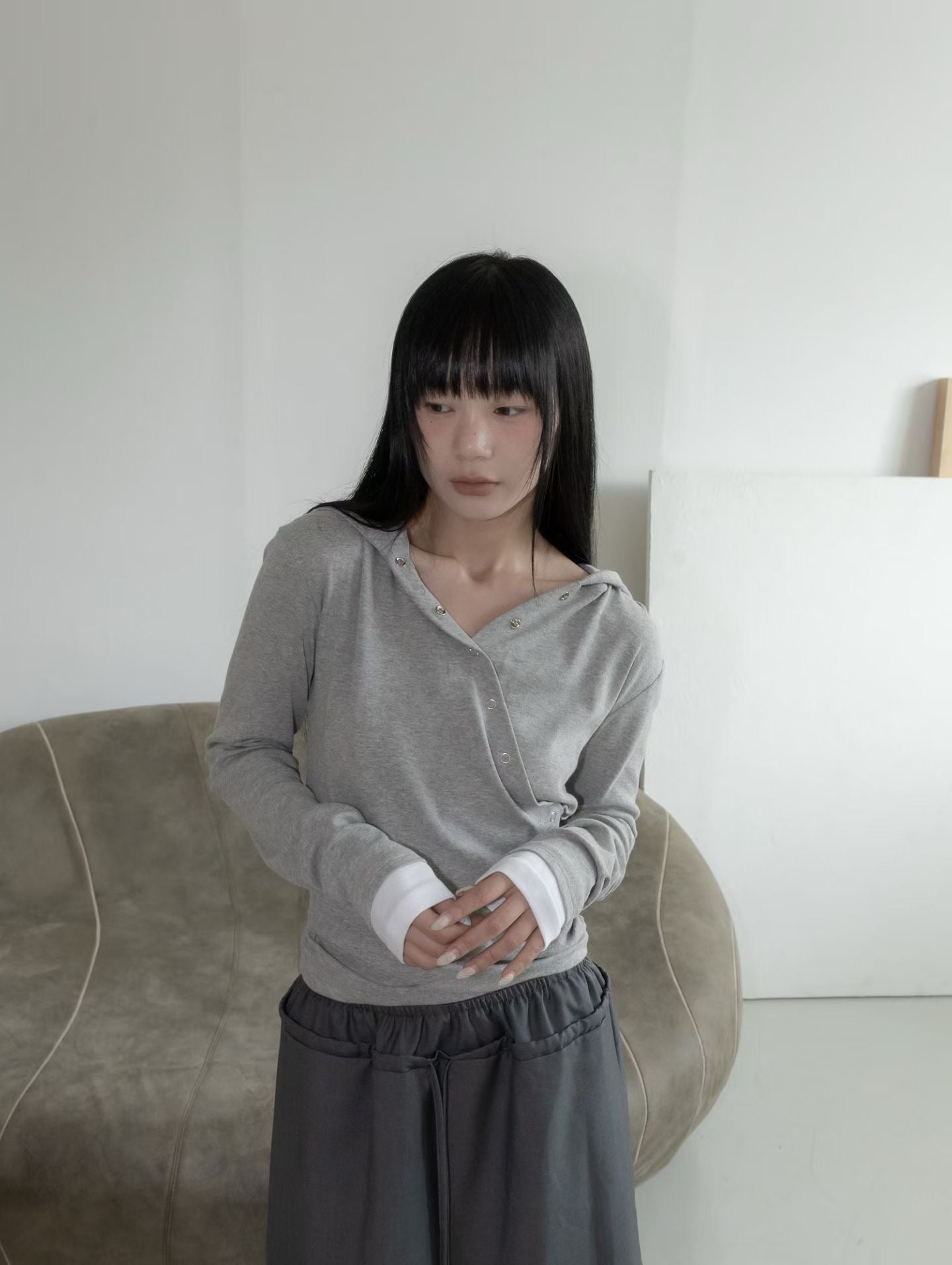 假兩件v領連帽長袖上衣 Fake Two-Piece V-Neck Hooded Long-Sleeved Top