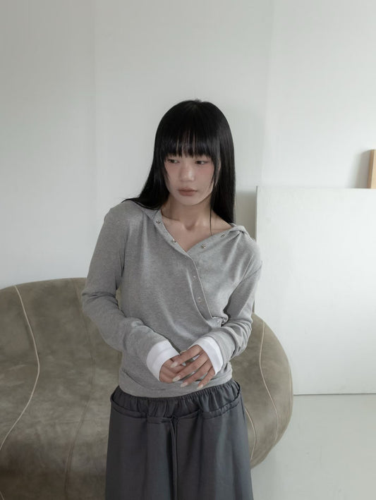 假兩件v領連帽長袖上衣 Fake Two-Piece V-Neck Hooded Long-Sleeved Top