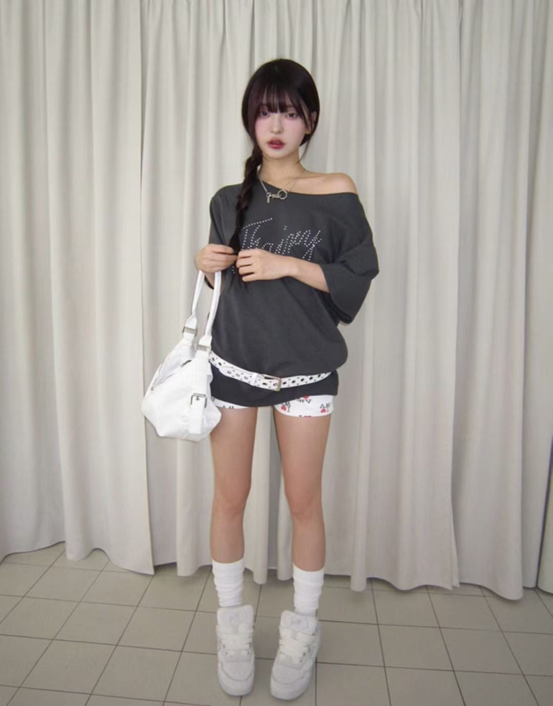 斜肩露膊字母上衣 Lettering Design Off-Shoulder Top