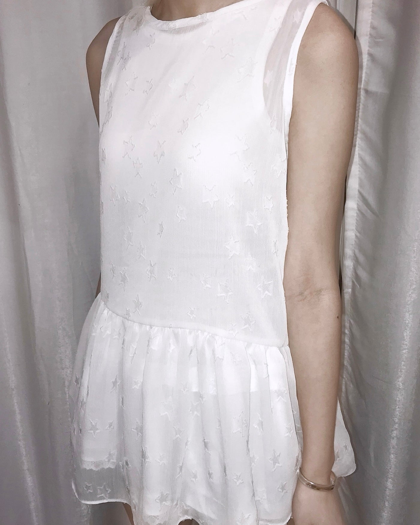 星星蕾絲透膚無袖罩衣 Star Lace Sheer Sleeveless Top