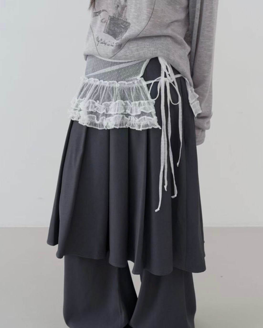 蕾絲木耳邊疊穿裙擺 Lace ruffled layered skirt
