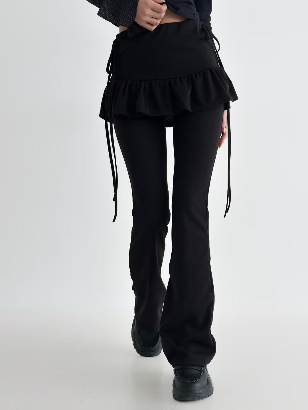 荷葉邊喇叭裙褲 Ruffled Skirt Over Pants