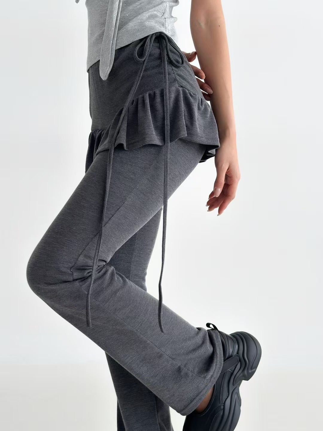 荷葉邊喇叭裙褲 Ruffled Skirt Over Pants