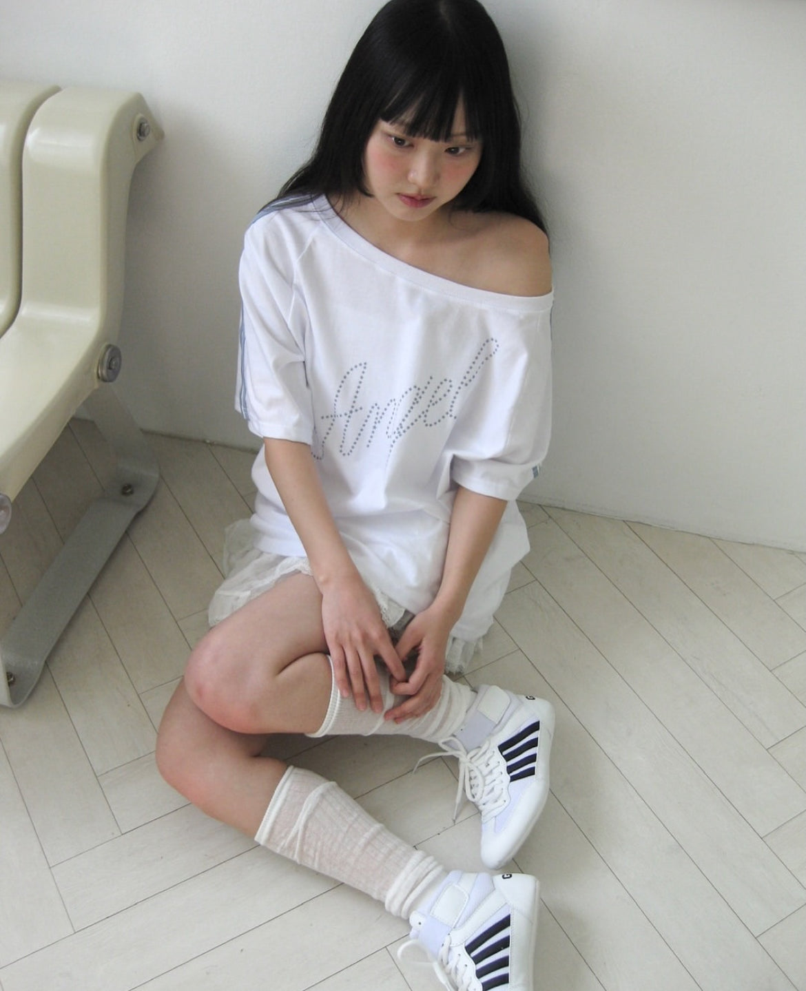 Angel印花露肩上衣 Angel Print Off-Shoulder Top