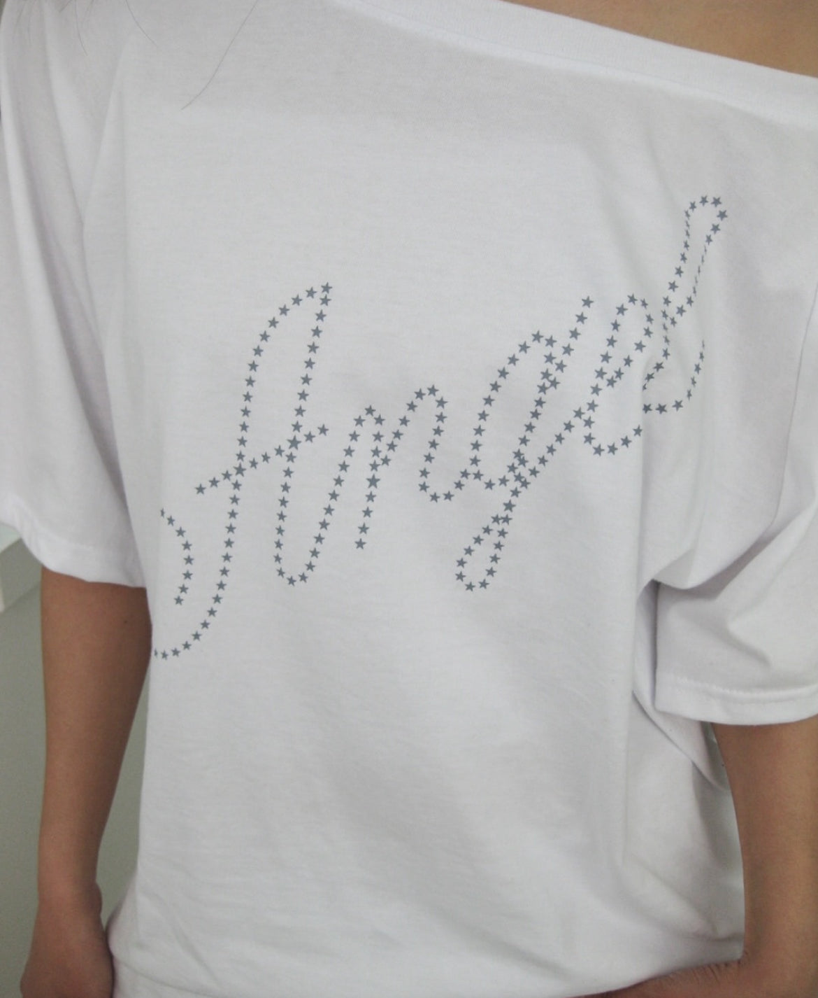 Angel印花露肩上衣 Angel Print Off-Shoulder Top