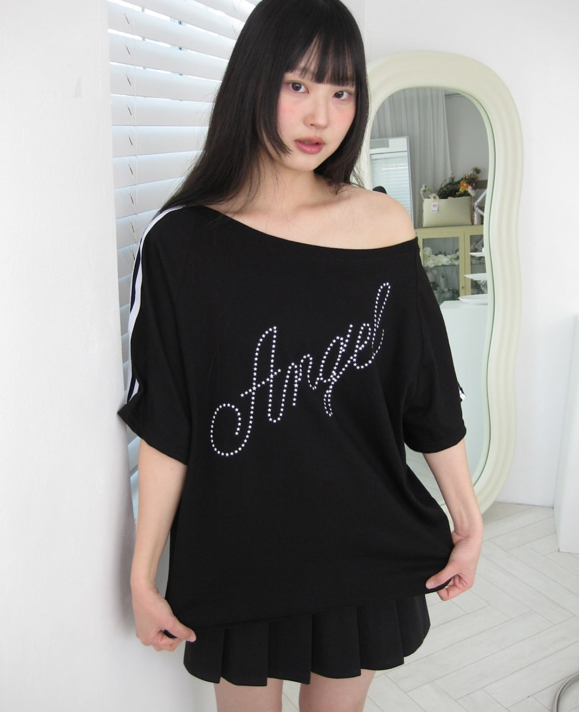 Angel印花露肩上衣 Angel Print Off-Shoulder Top