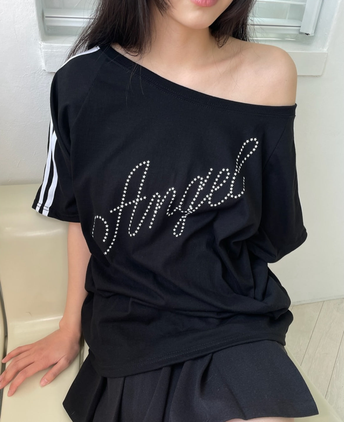 Angel印花露肩上衣 Angel Print Off-Shoulder Top