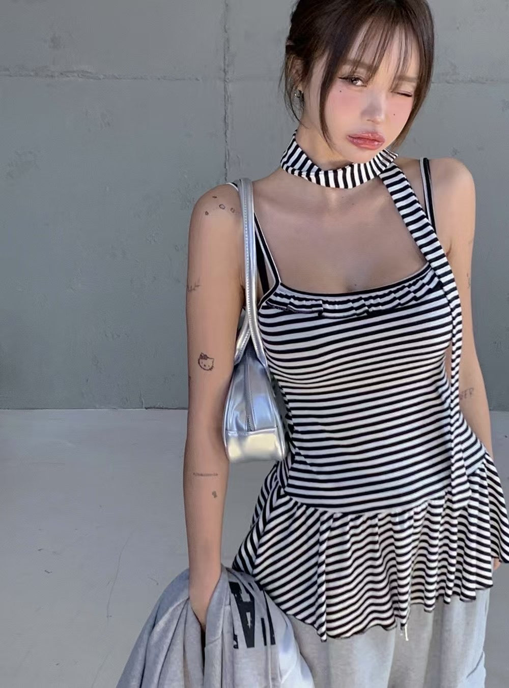 條紋掛頸裙擺吊帶 Striped Halterneck Vest