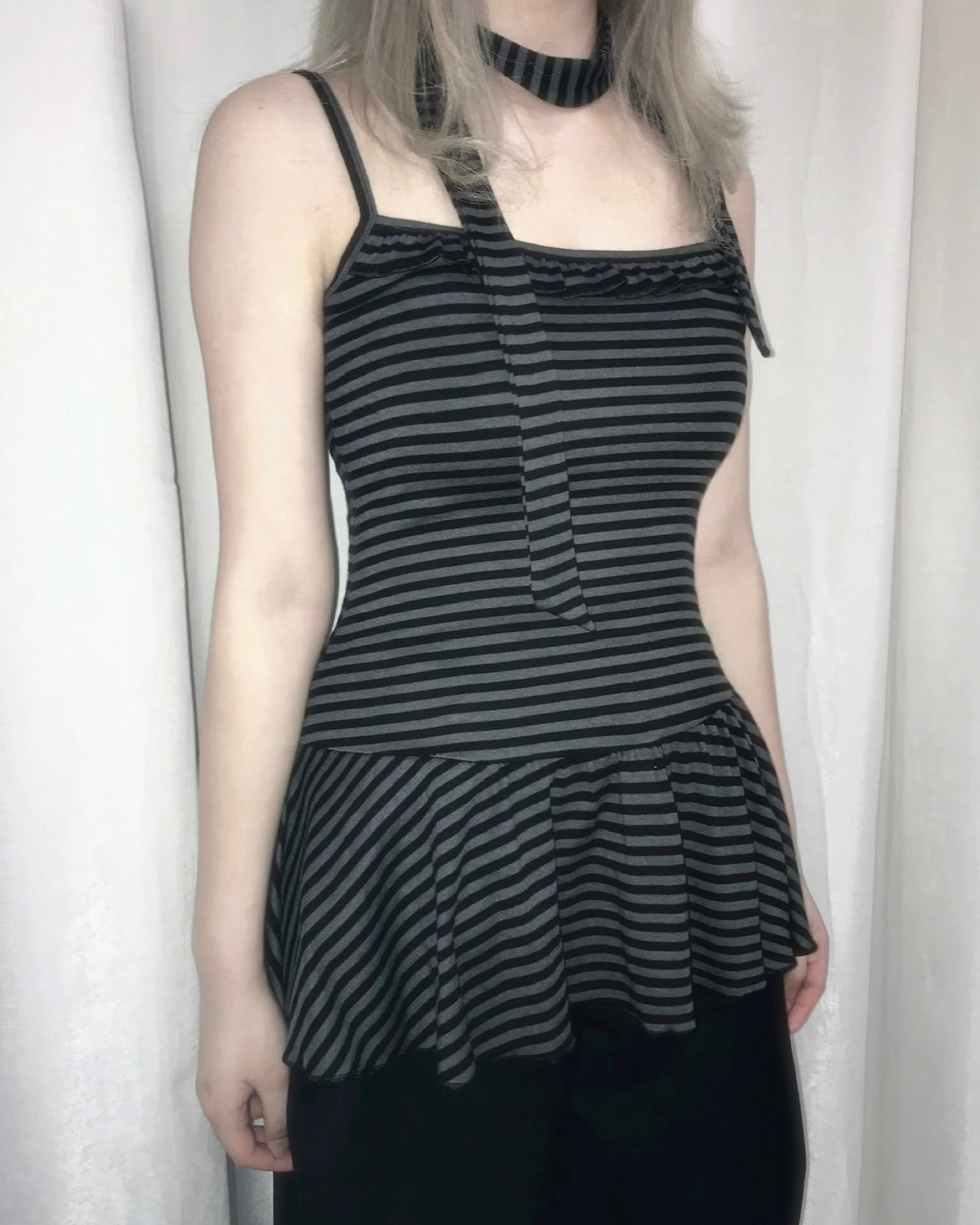 條紋掛頸裙擺吊帶 Striped Halterneck Vest