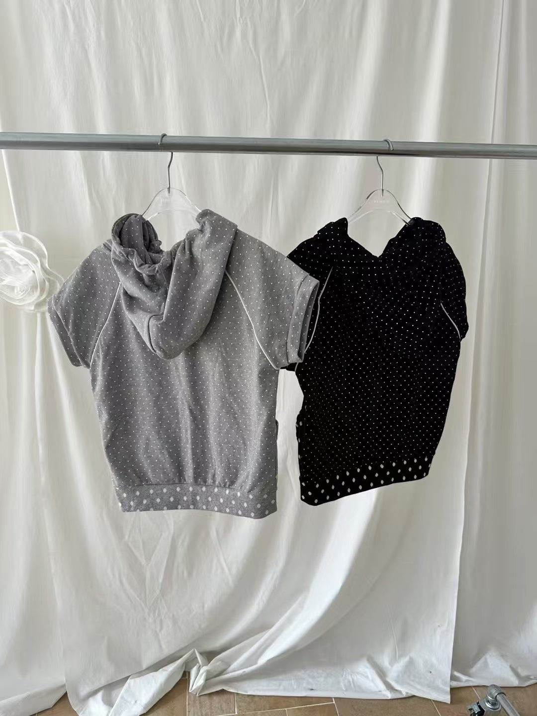 波點拉鍊連帽短袖 Polka Dot Zip-up Short Sleeve Hoodie