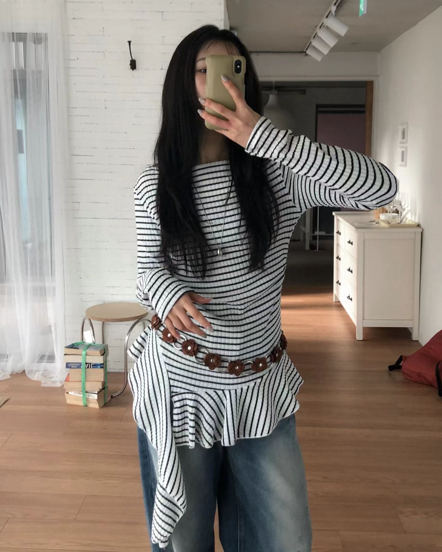條紋不規則下擺長袖上衣 Striped Asymmetrical Hem Long Sleeve Top