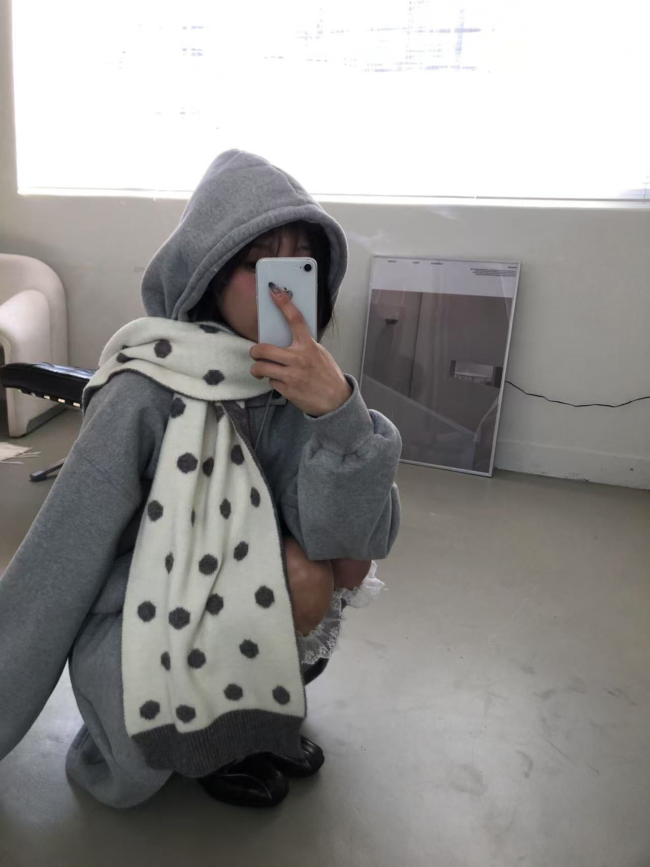 針織波點頸巾 Knitted Polka Dot Scarf