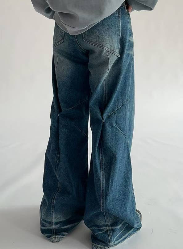 【Unisex】鈕扣彎刀牛仔褲  Button Barrel-leg Jeans