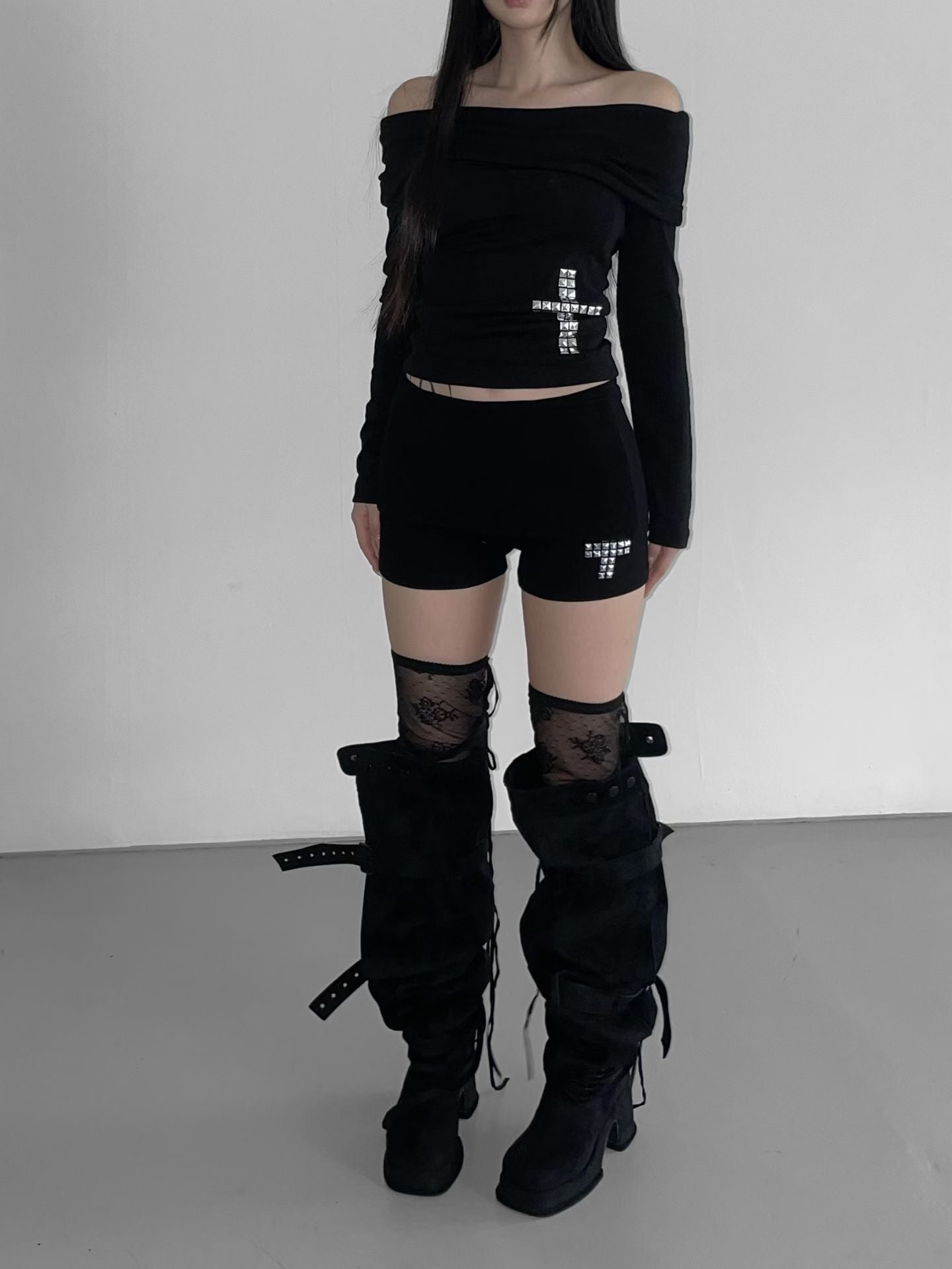 鉚釘十字架短褲 Rivet Cross Shorts