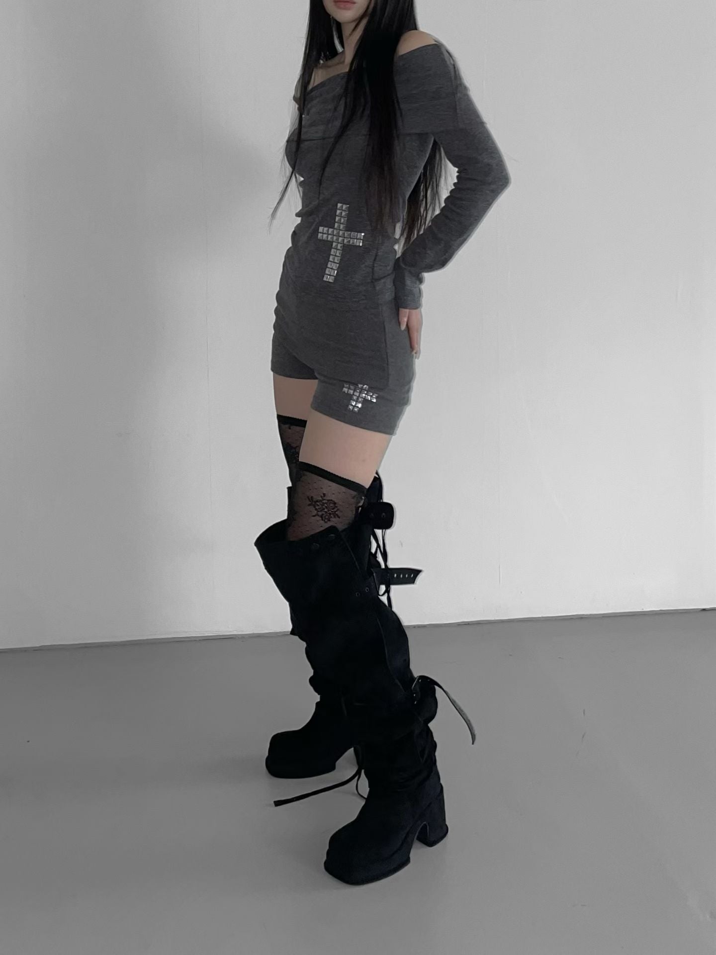 鉚釘十字架短褲 Rivet Cross Shorts