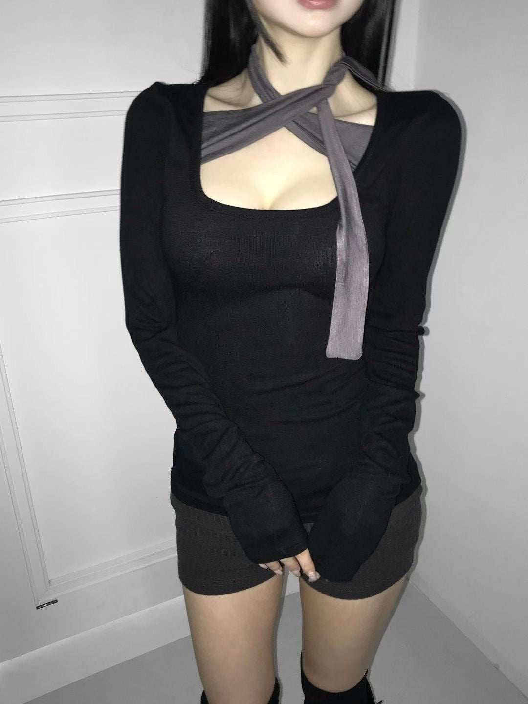 掛頸鏤空長袖上衣 Halter Neck Hollow Out Long Sleeve Top