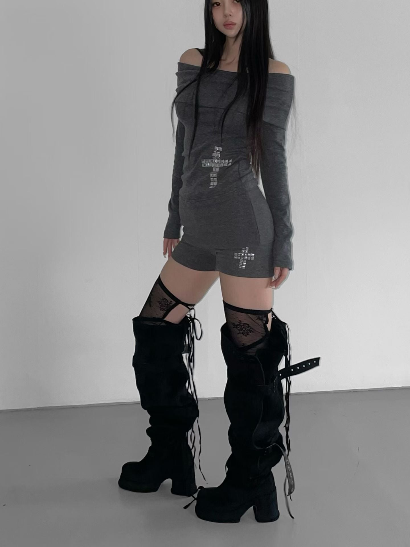 鉚釘十字架短褲 Rivet Cross Shorts