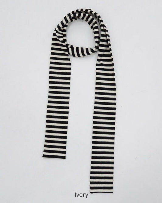 條紋細頸巾 Striped scarf