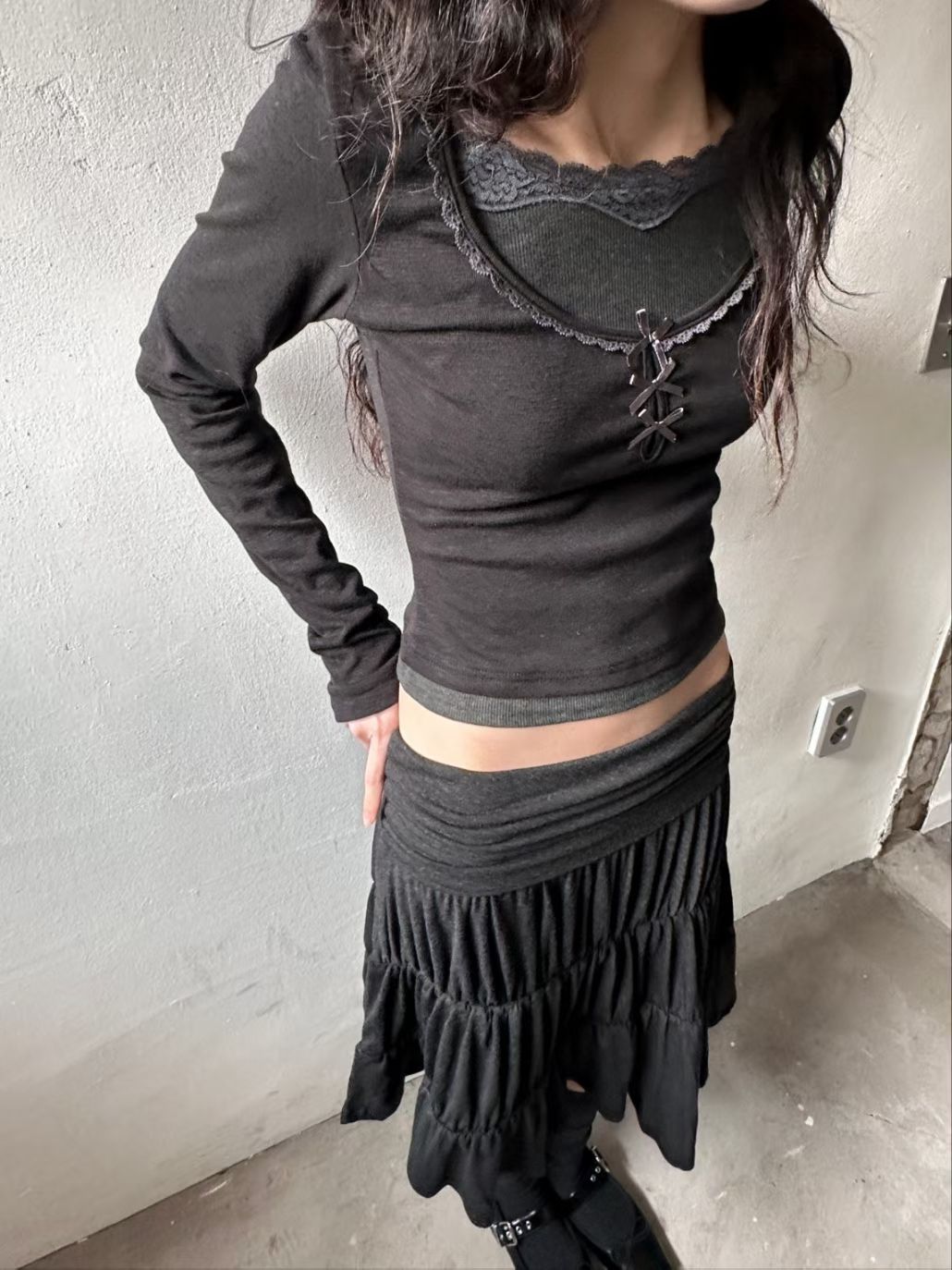 蕾絲蝴蝶結假兩件長袖 Lace Bow Faux Two-Piece Long Sleeve Top
