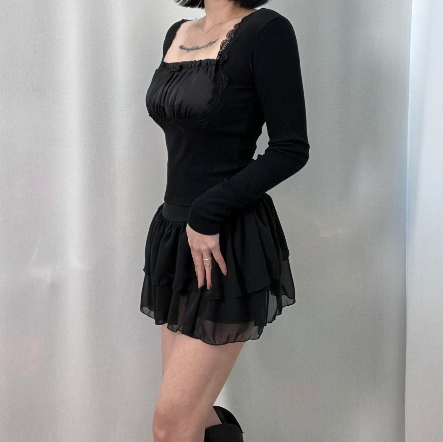 皺摺蕾絲方領上衣 Pleated Lace Square Neck Top