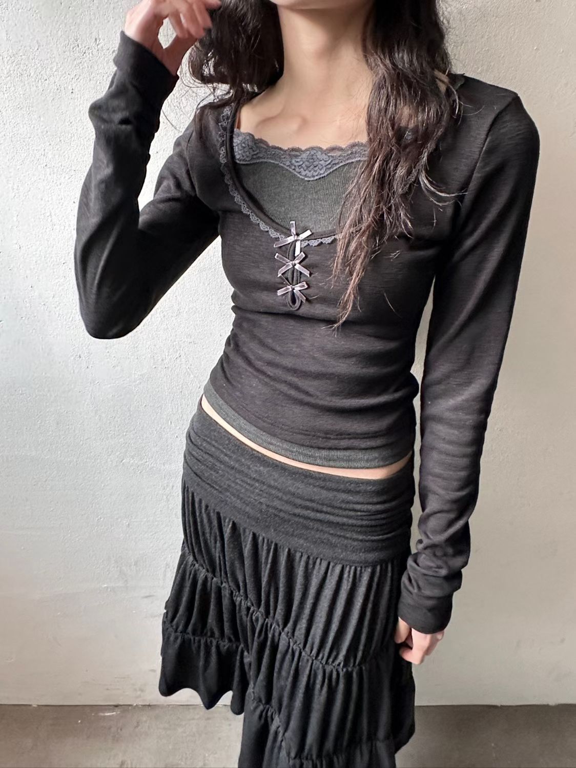 蕾絲蝴蝶結假兩件長袖 Lace Bow Faux Two-Piece Long Sleeve Top