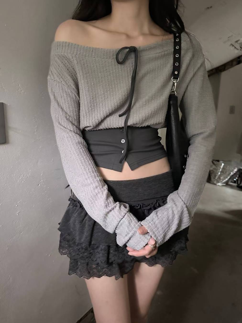 針織修身一字肩 Knit Off-Shoulder Fitted Top