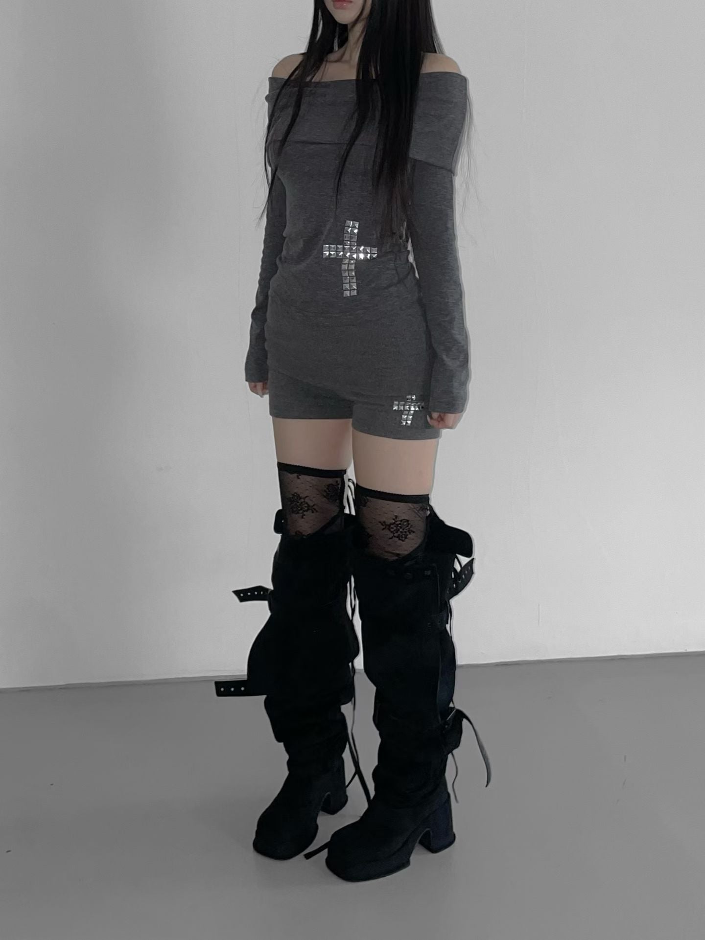 鉚釘十字架短褲 Rivet Cross Shorts